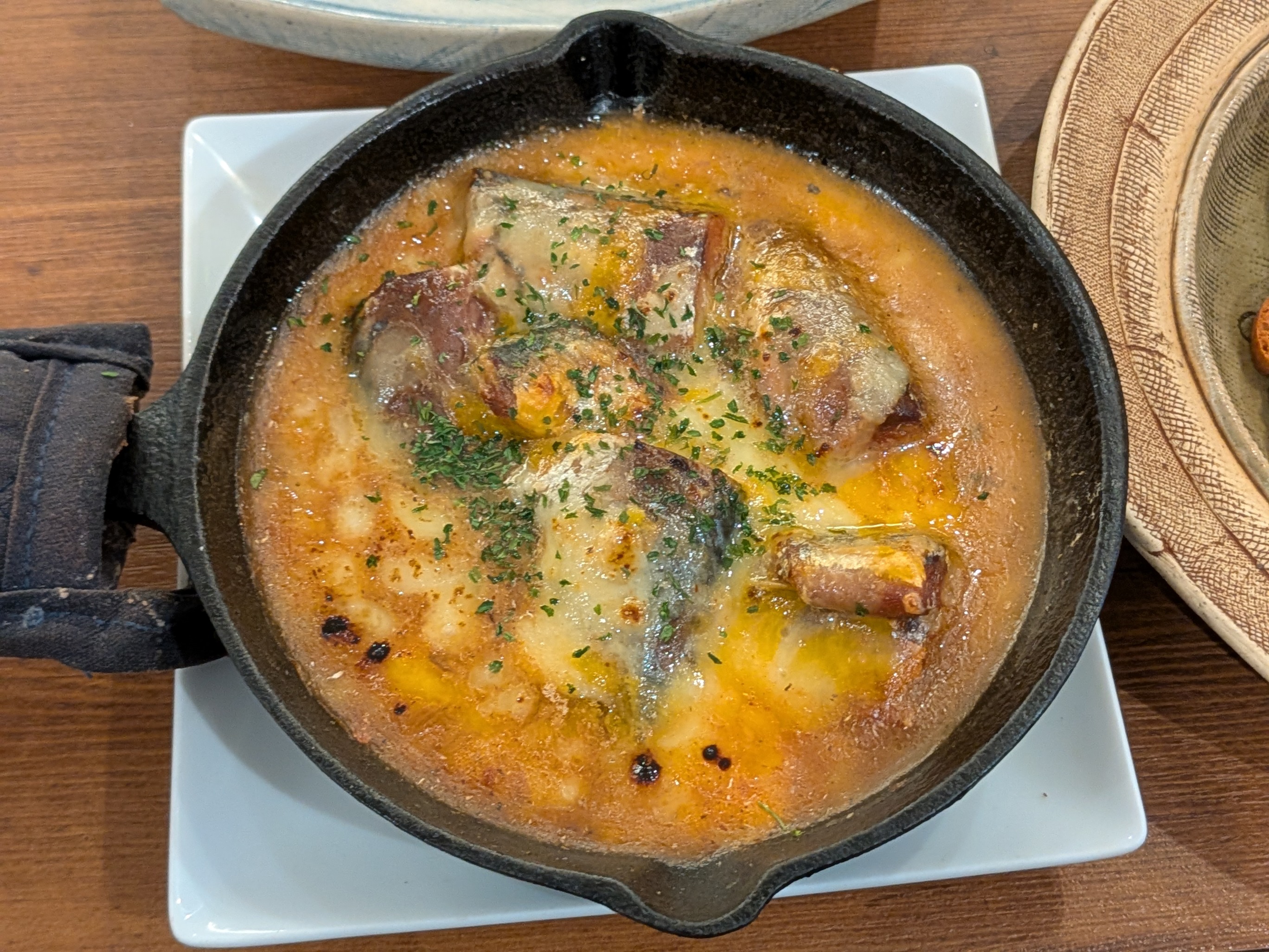 鯖の味噌煮のチーズ焼き